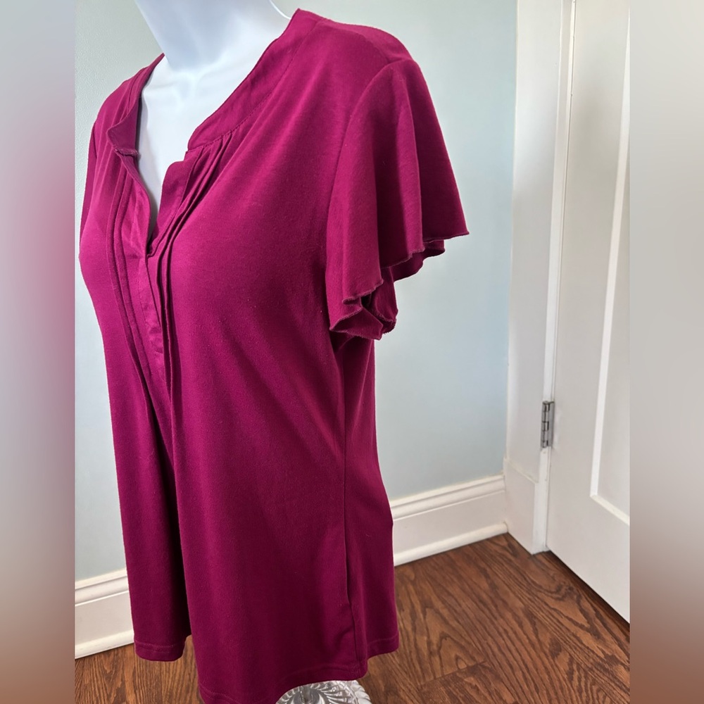 Flutter sleeve top